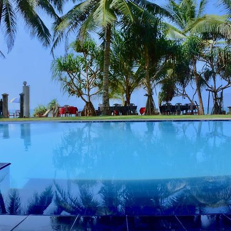 Southern Star Hotel Bentota Buitenkant foto