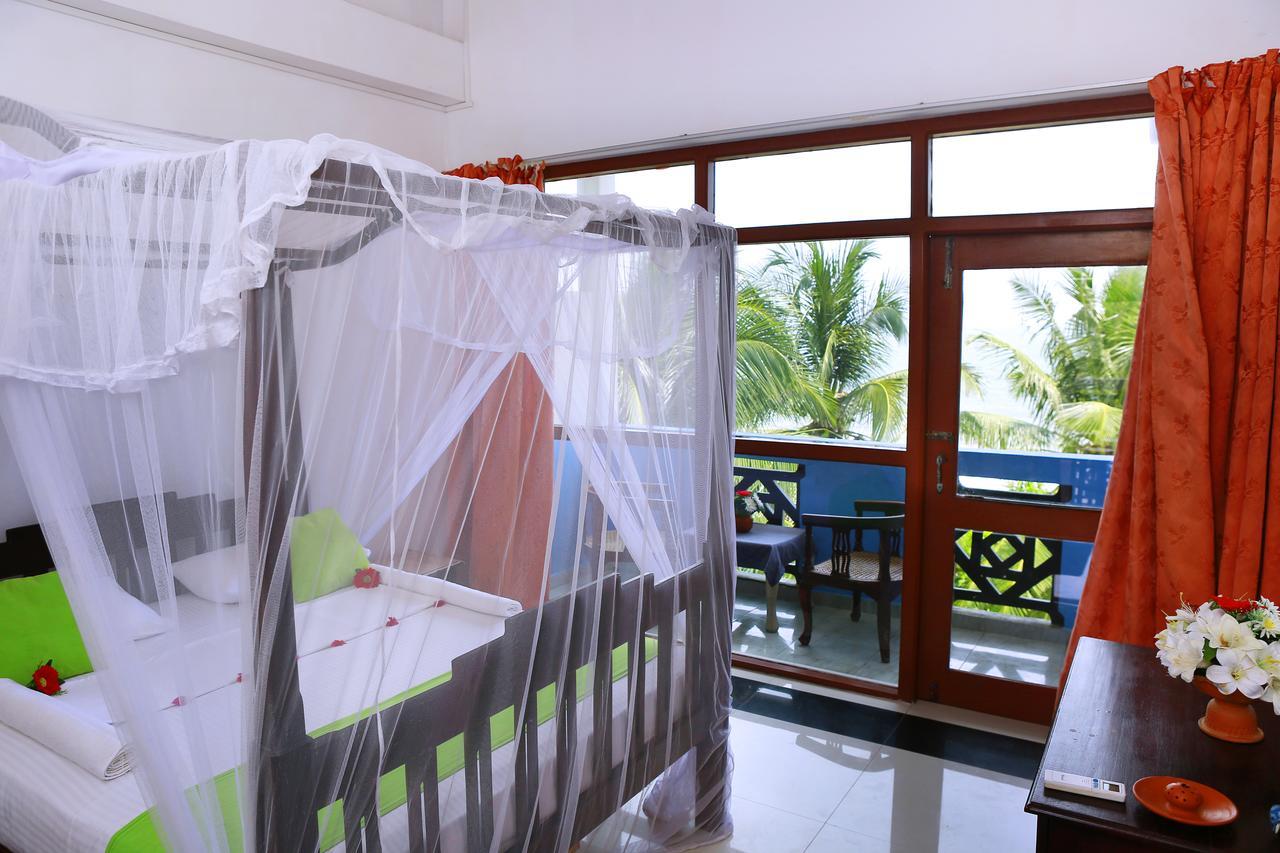 Southern Star Hotel Bentota Buitenkant foto