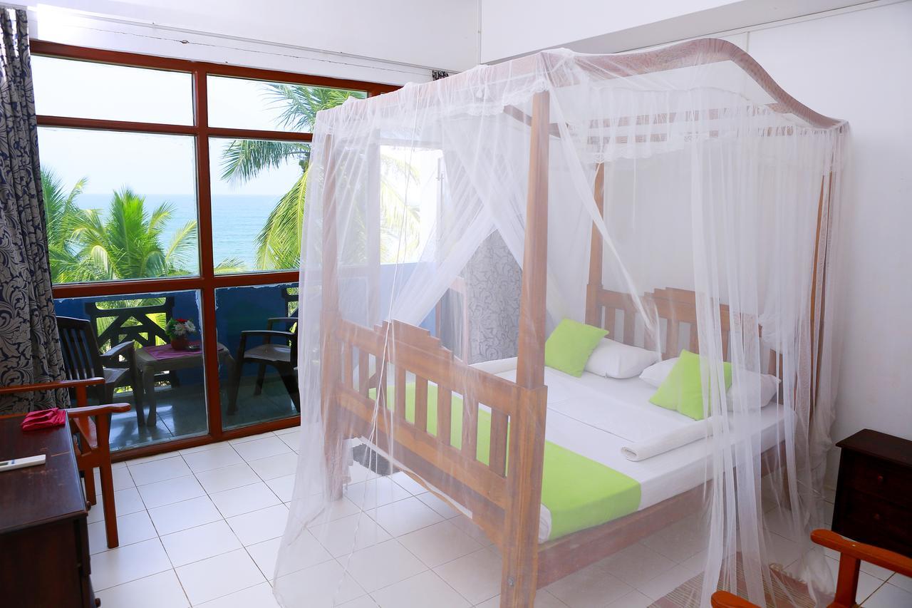 Southern Star Hotel Bentota Buitenkant foto
