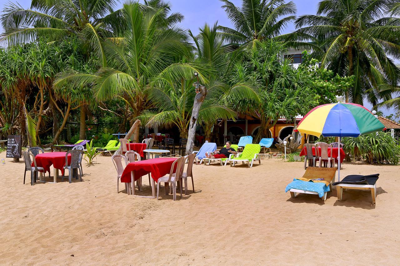 Southern Star Hotel Bentota Buitenkant foto