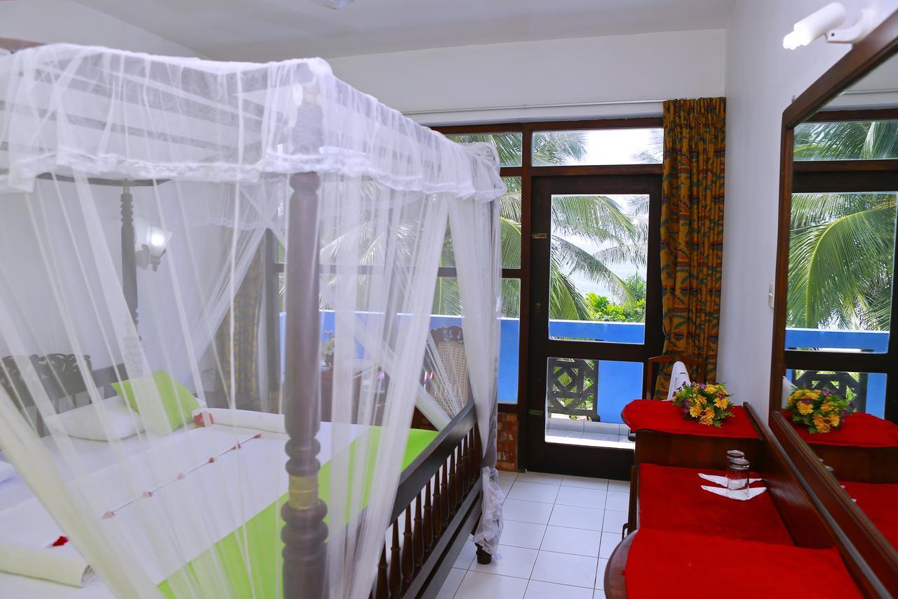 Southern Star Hotel Bentota Buitenkant foto
