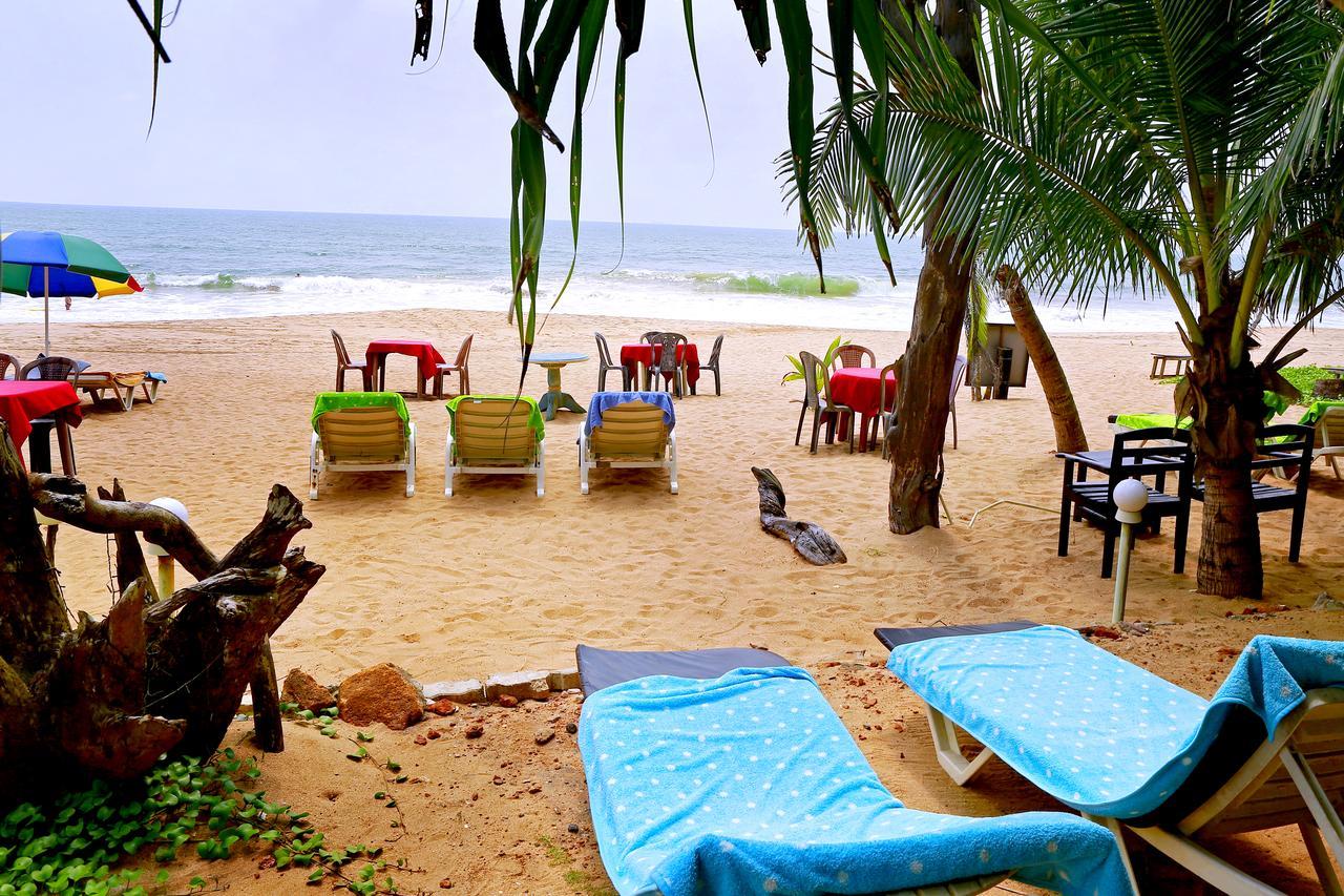 Southern Star Hotel Bentota Buitenkant foto