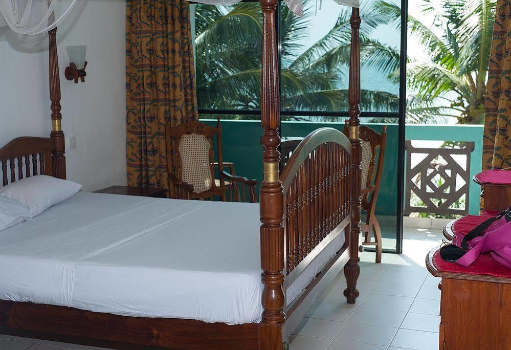 Southern Star Hotel Bentota Buitenkant foto