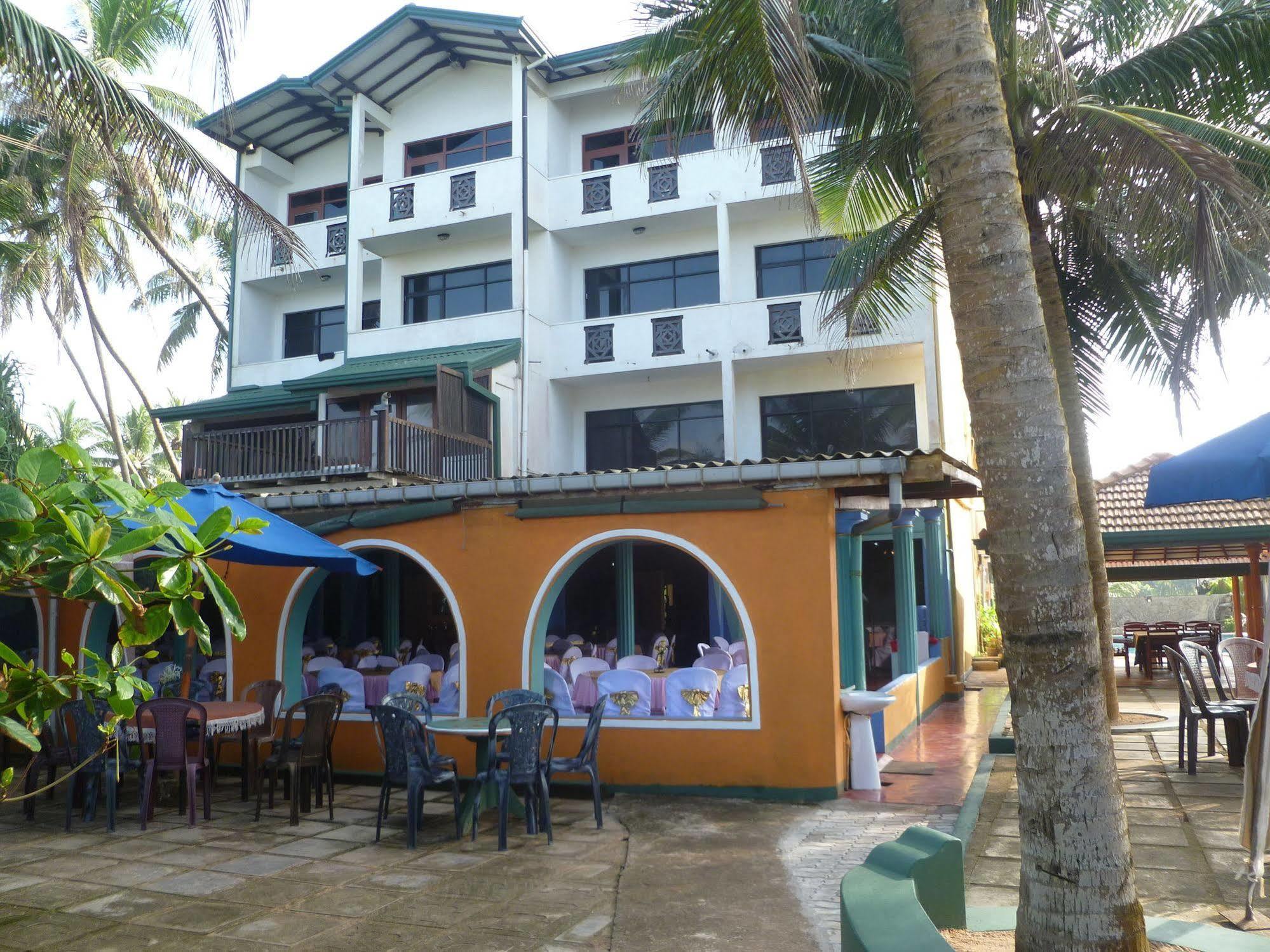 Southern Star Hotel Bentota Buitenkant foto