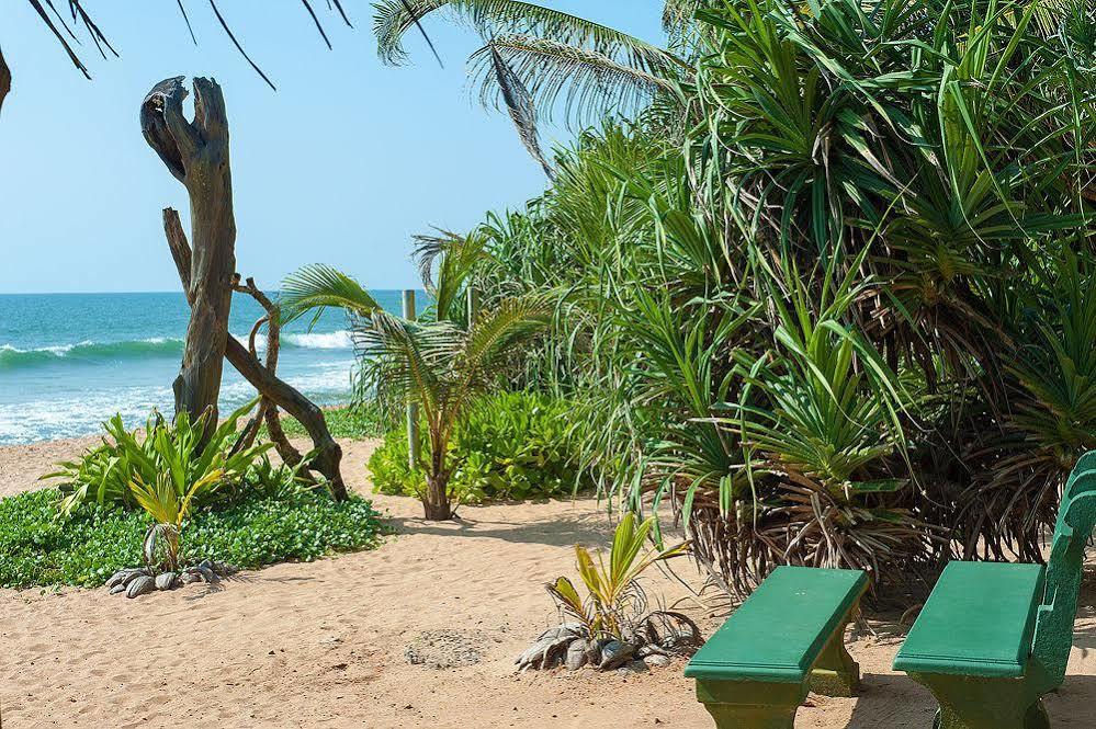Southern Star Hotel Bentota Buitenkant foto