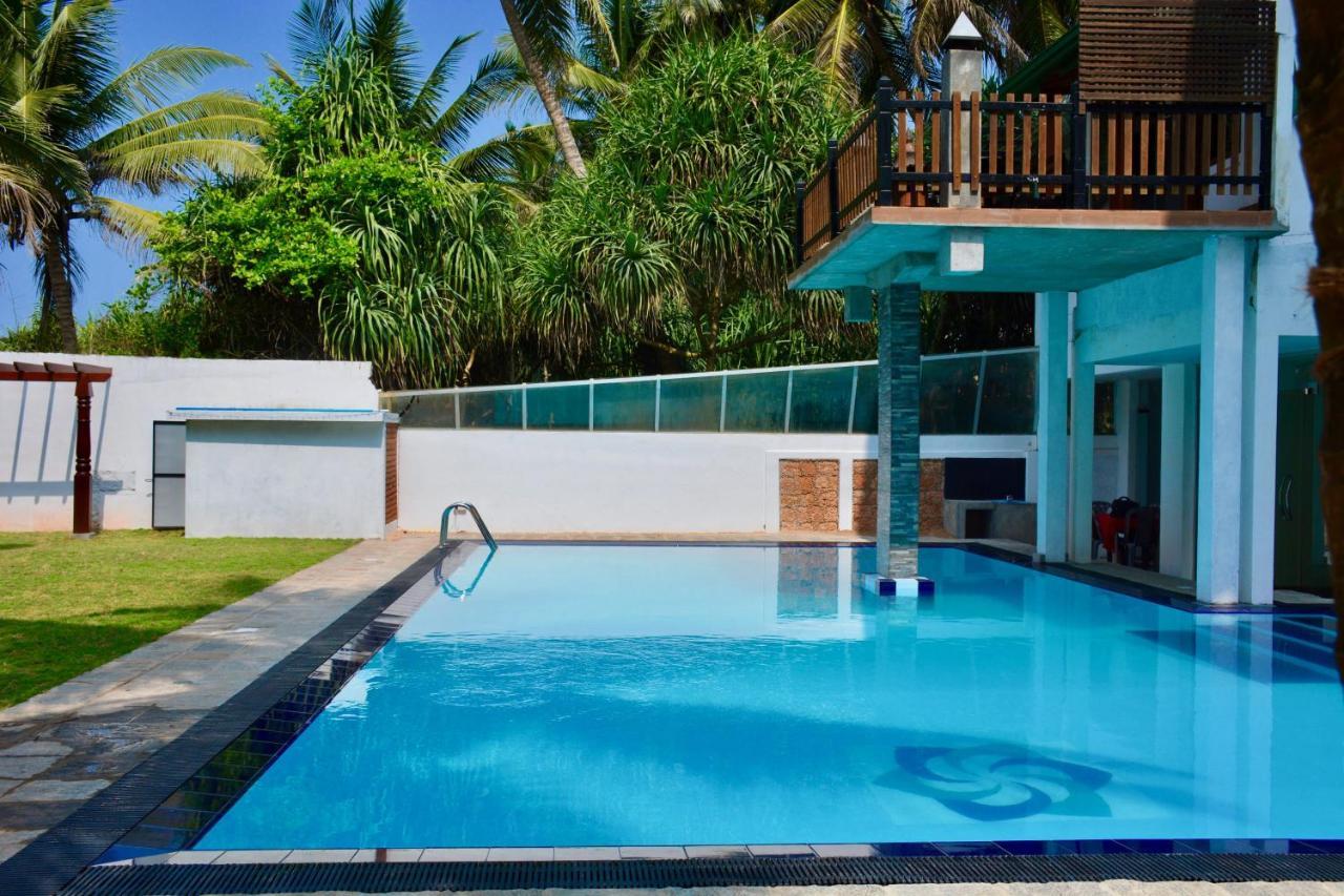 Southern Star Hotel Bentota Buitenkant foto