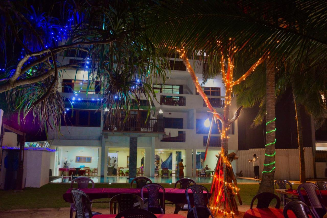 Southern Star Hotel Bentota Buitenkant foto